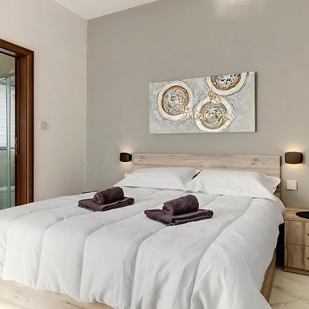 Chic 2Br Penthouse Steps From The Promenade Lägenhet Sliema Exteriör bild