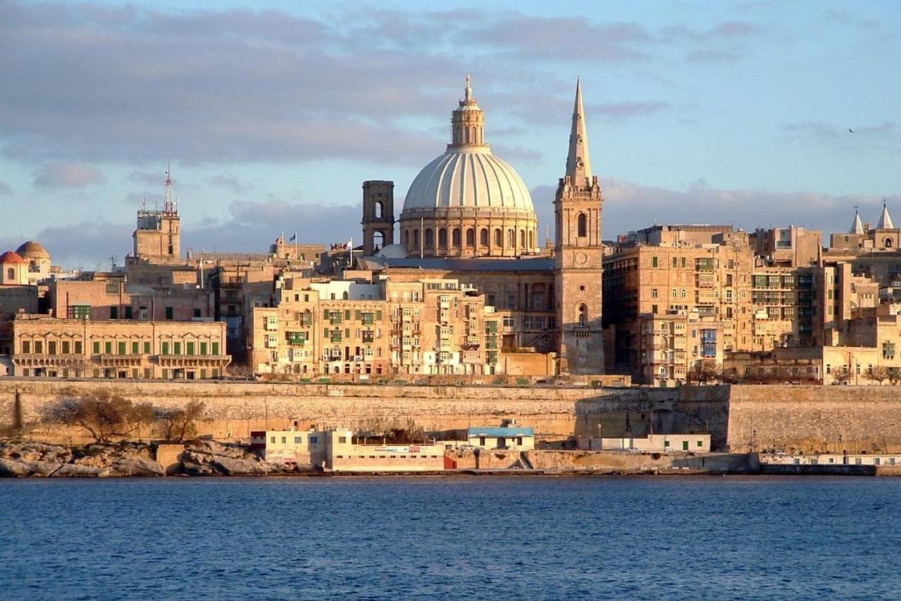 Chic 2Br Penthouse Steps From The Promenade Lägenhet Sliema Exteriör bild