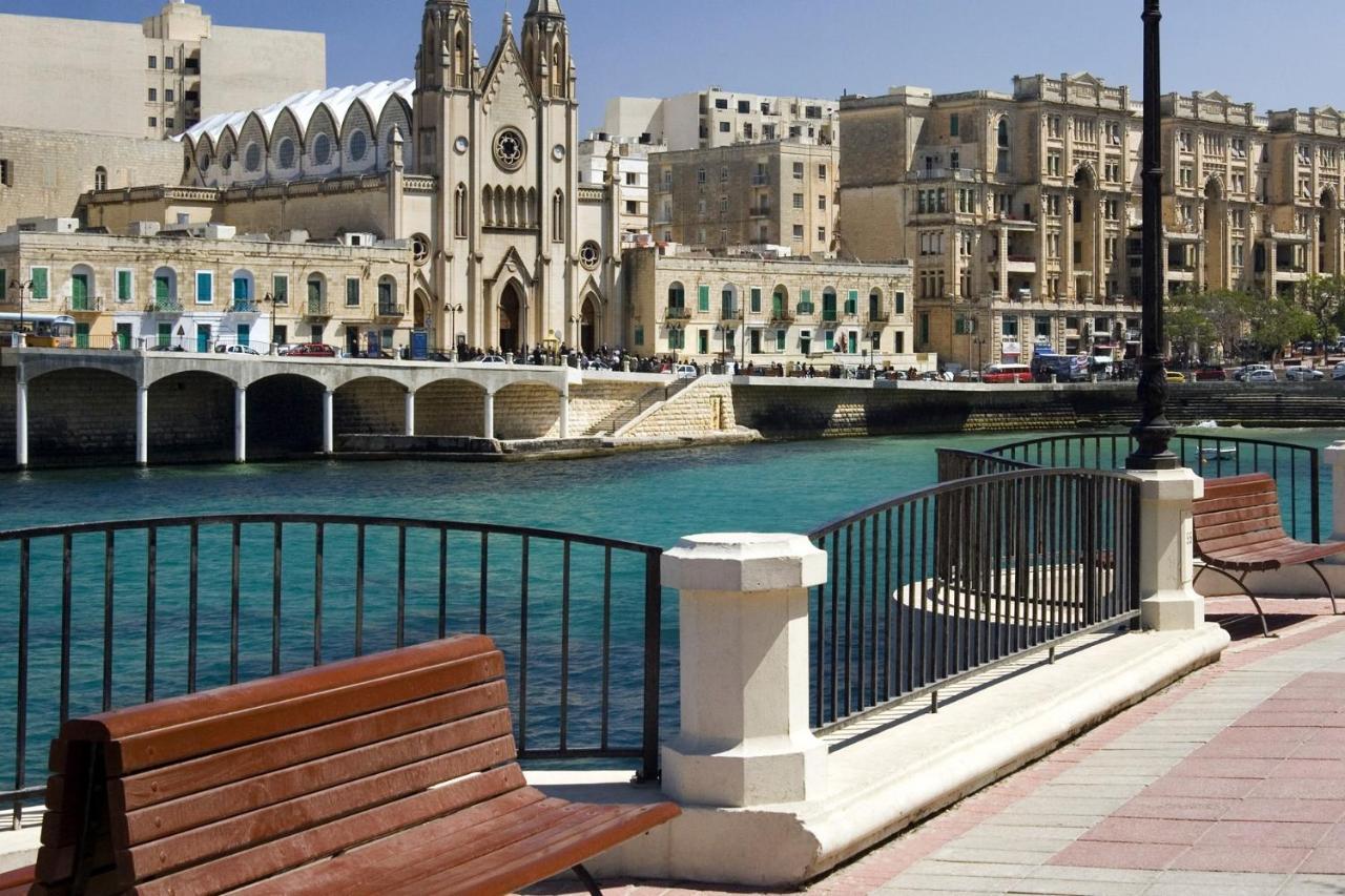Chic 2Br Penthouse Steps From The Promenade Lägenhet Sliema Exteriör bild