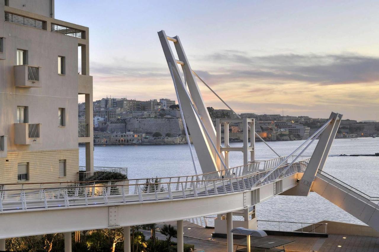 Chic 2Br Penthouse Steps From The Promenade Lägenhet Sliema Exteriör bild