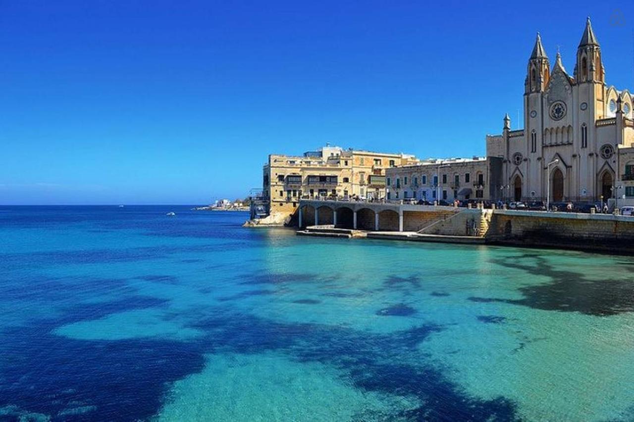 Chic 2Br Penthouse Steps From The Promenade Lägenhet Sliema Exteriör bild